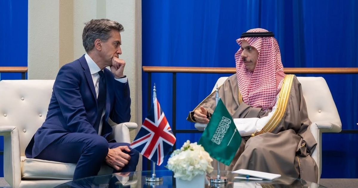 السعودية تبحث مع بريطانيا وإسبانيا التطورات الإقليمية وأمن المنطقة