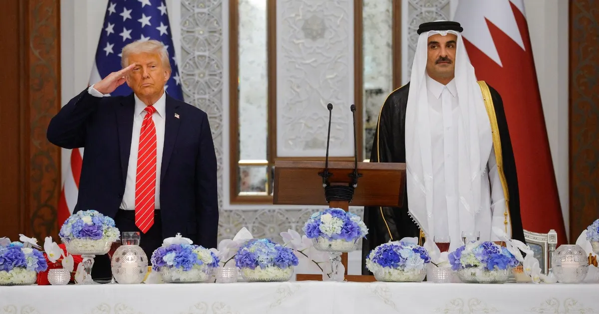 ترمب يوقع أمراً تنفيذياً يعتبر أي اعتداء على قطر تهديداً لسلامة وأمن الولايات المتحدة