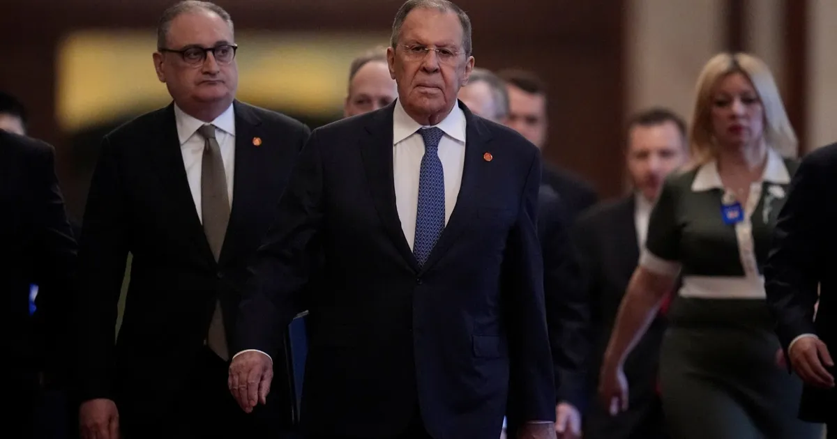 اقرأ الخبر إن فاتك: قال وزير الخارجية الروسي إن حق إيران في تخصيب اليورانيوم لأغراض سلمية 