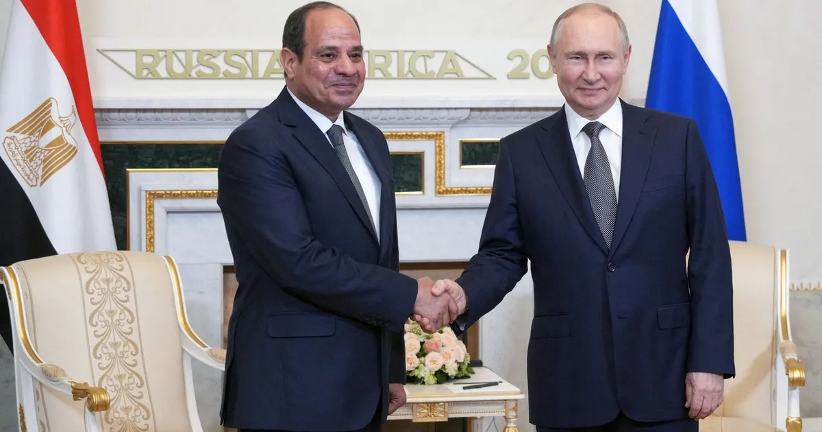 قال فلاديمير بوتين، إن موسكو والقاهرة، ربما تبحثان إنشاء مراكز للحبوب والطاقة في مصر.