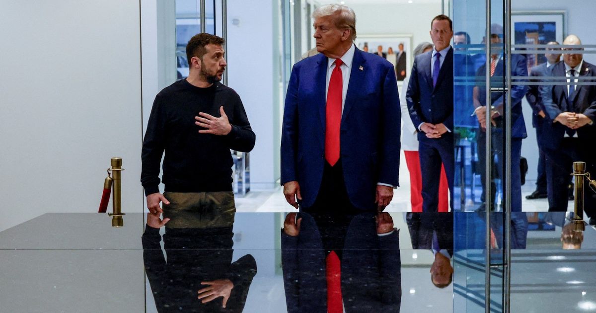 ترمب: ينبغي لزيلينسكي أن يكلف غيره بالتفاوض مع روسيا