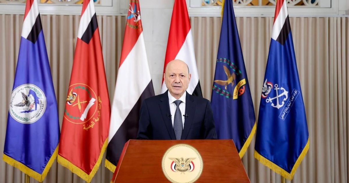 العليمي يدعو إلى التعبئة ضد الحوثيين في اليمن ويعفو عن مغادري الجماعة