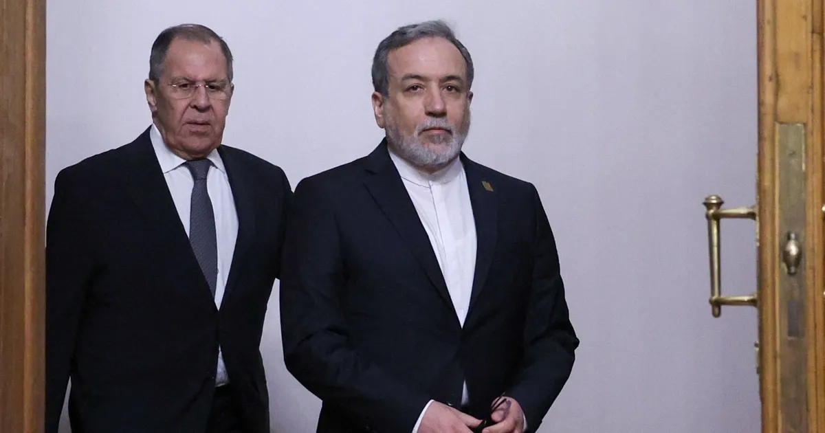 روسيا تعرض الوساطة في الحرب بين إيران والولايات المتحدة، عبر تحركات دبلوماسية واتصالات.