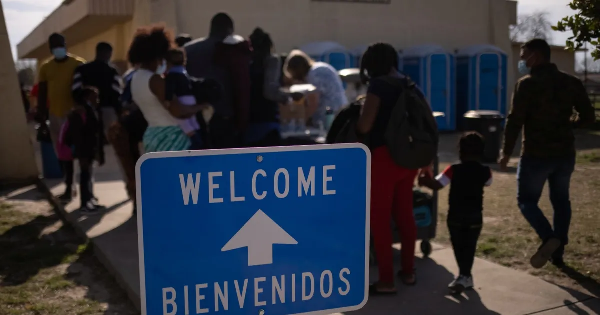 "معركة الحماية من الترحيل".. ترمب يرى أن القضاة لا يحق لهم التدخل