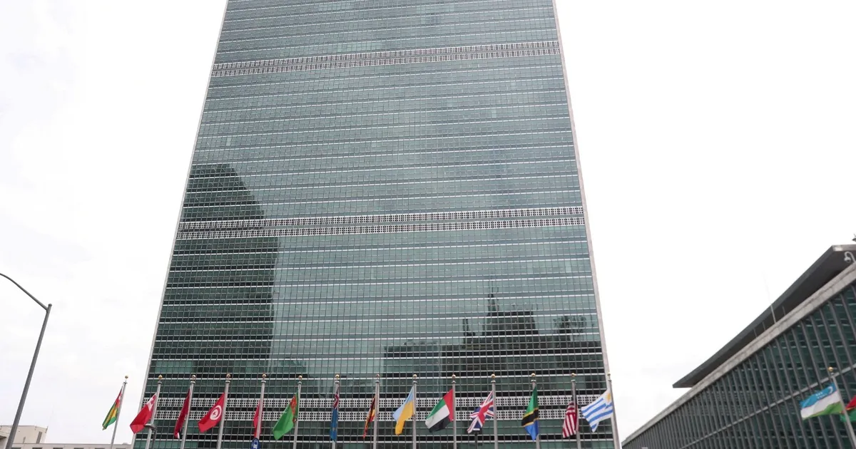 وأضاف أن الأزمة ستجبر دولاً على خيارات تفاضل بين تثبيت الأسعار أو تمويل الصحة والتعليم.