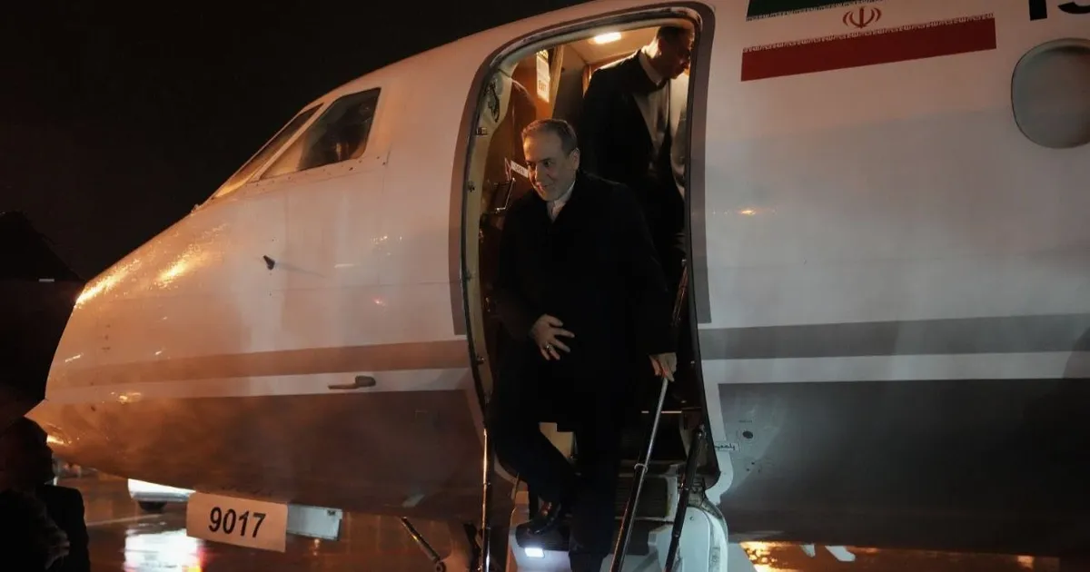 وزير الخارجية الإيراني يتوجه إلى إسلام آباد في جولة تشمل مسقط وموسكو