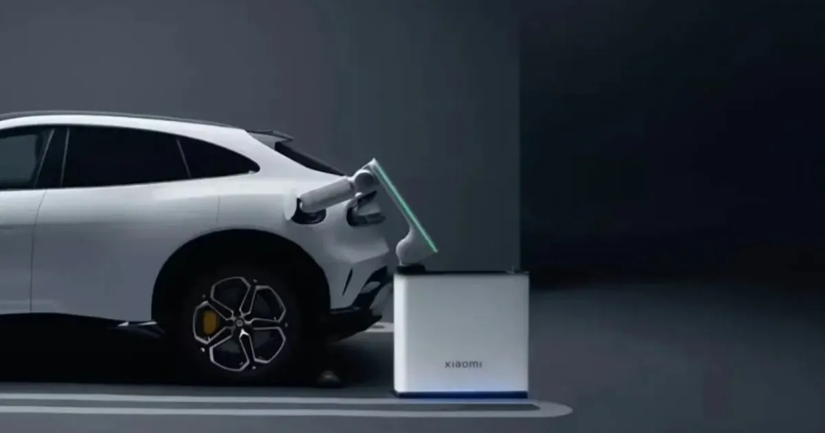 شاومي تطور نظاماً آلياً لشحن سياراتها.. روبوت لتوصيل وفصل الكابل