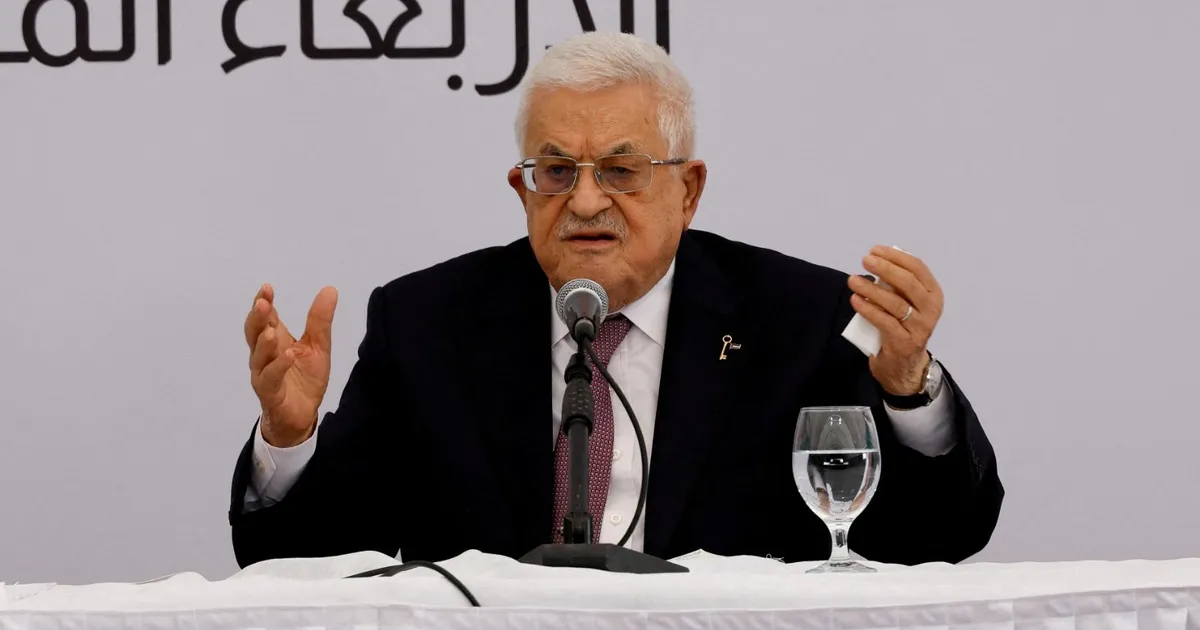 الرئيس الفلسطيني يُكلّف الجهات المختصة بإعداد دستور مؤقت خلال 3 أشهر