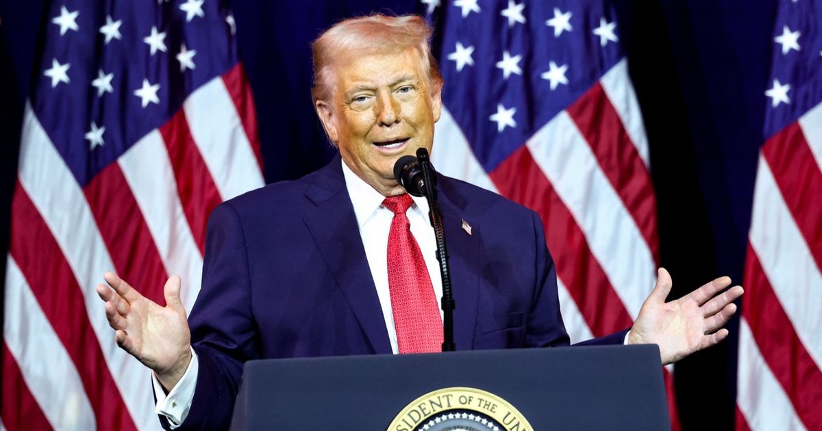 ترمب: 3 خيارات أمام إيران تدميرها أو تركها تتعفن اقتصادياً أو اتفاق