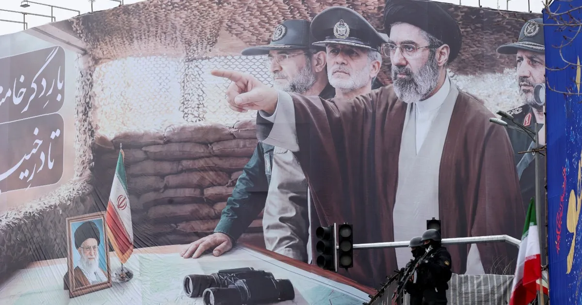 إيران في عهد مجتبى خامنئي.. هل تراجع دور المرشد لصالح الجنرالات؟