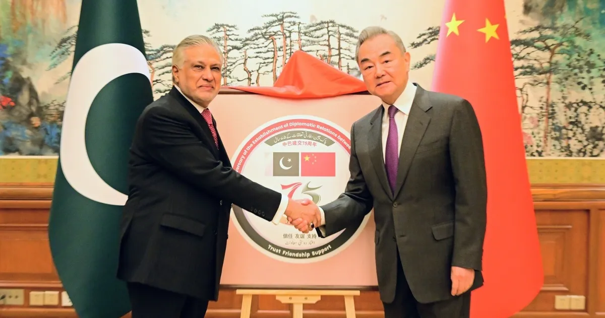 اقرأ الخبر إن فاتك: تُكثف باكستان جهودها الدبلوماسية لإشراك الصين كطرف ضامن في اتفاق محتمل بين أميركا وإيران.