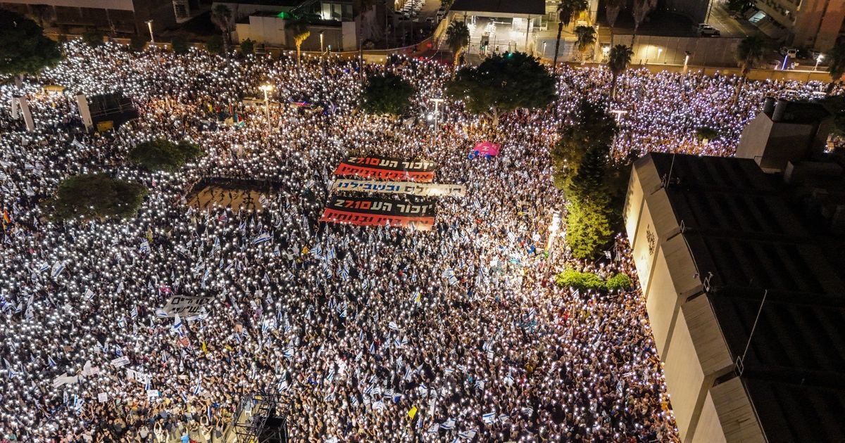آلاف الإسرائيليين يتظاهرون ضد حكومة نتنياهو قبيل الانتخابات العامة