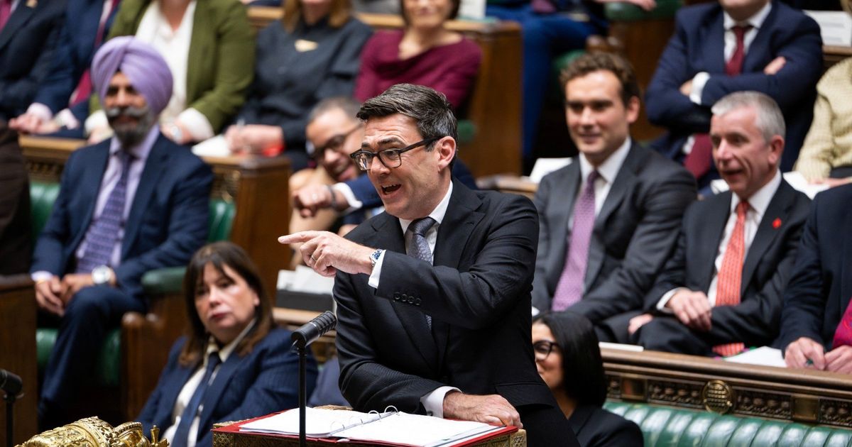 بيرنام يدعو لإعادة النظر في حرية التنقل مع أوروبا.. والمعارضة ترفض