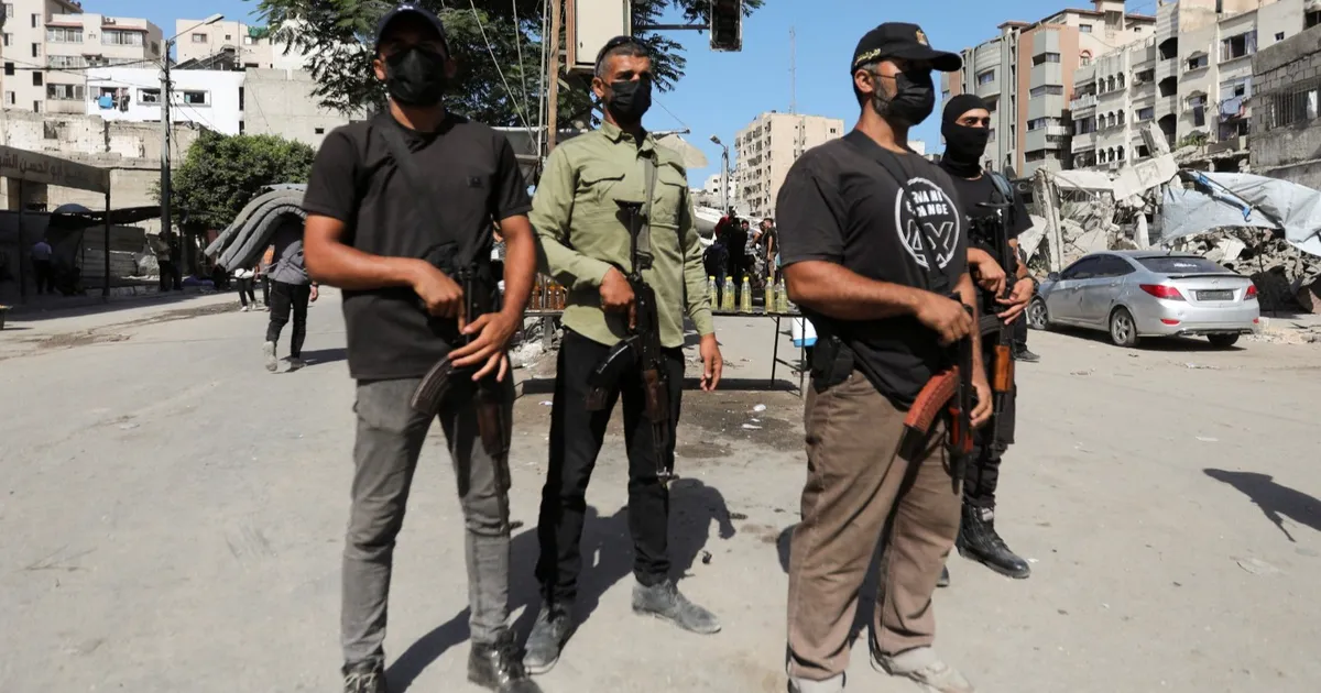 قيادي في حماس لـ"الشرق": الانتهاء من تجهيز المحتجزين لتسليمهم إلى الصليب الأحمر