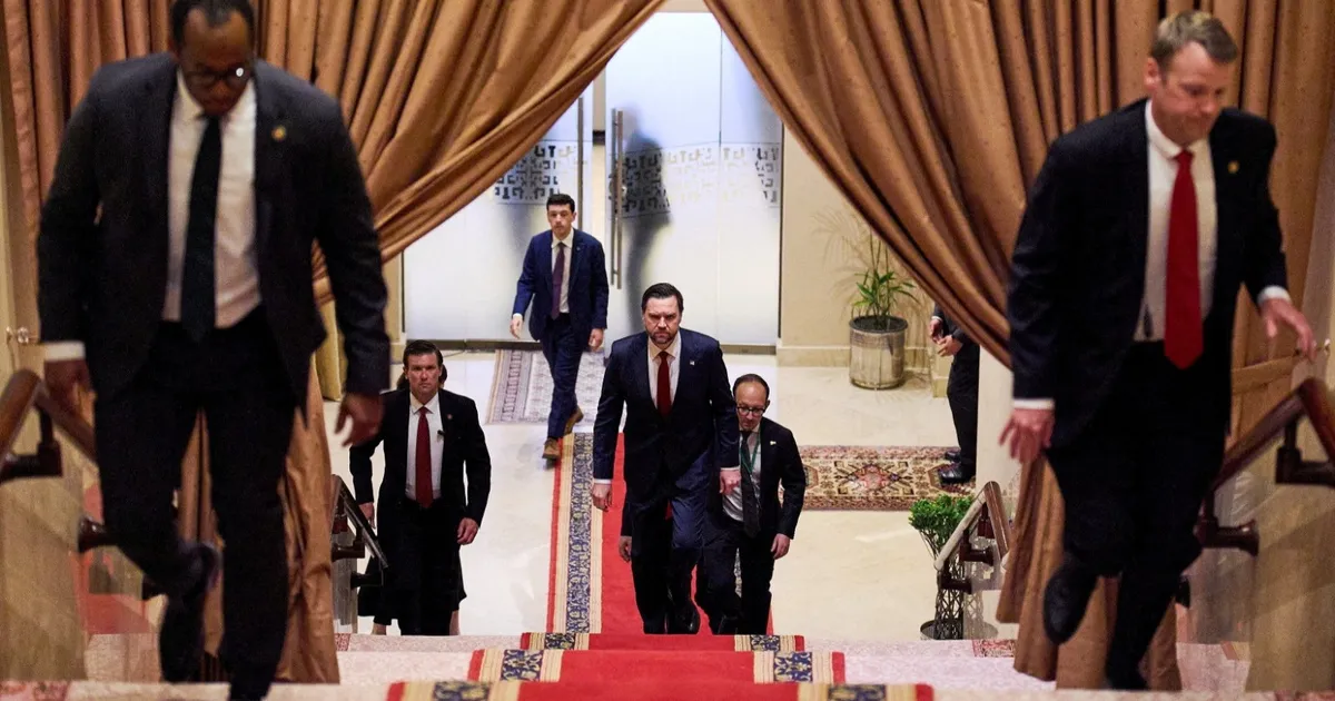 تقرير: واشنطن تعلّق زيارة فانس إلى إسلام آباد وسط ترقب رد طهران