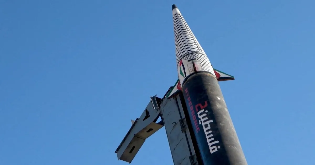 الحوثيون يحصنون مواقعهم استعدادا للتصعيد البحري.. إليك التفاصيل