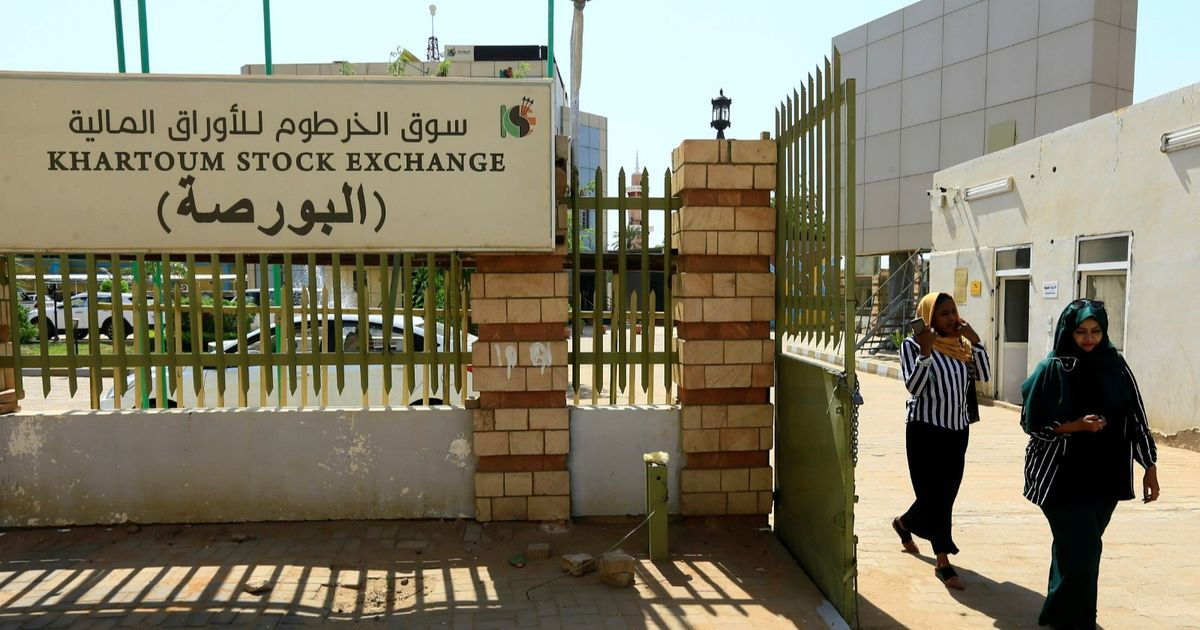 كيف صنعت الحرب سوقين للدولار في السودان؟