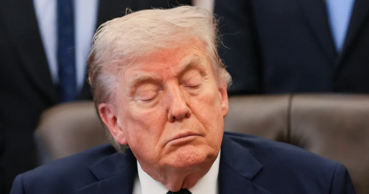 استطلاع: تراجع شعبية ترمب إلى أدنى مستوى بسبب الغلاء وإيران