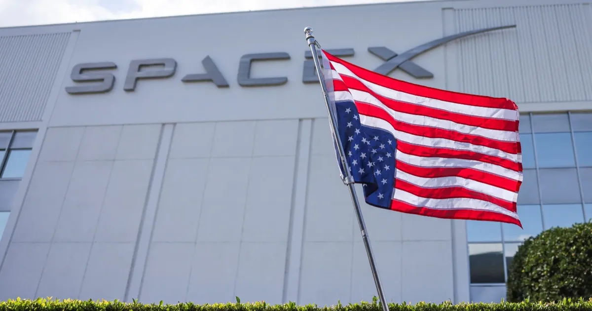 ماسك: "سبيس إكس" ستعطي الأولوية لبناء مدينة متنامية على القمر