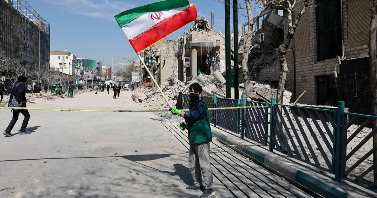 اقرأ الخبر إن فاتك: في وقت لم تنته فيه حرب إيران بعد، بدأت معركة سرديات النصر.