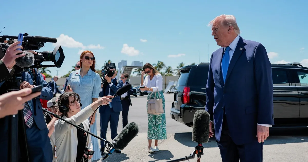 بعد سنوات من القطيعة.. ترمب يشارك في احتفال سنوي لوسائل الإعلام