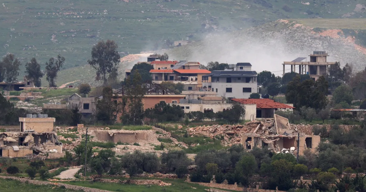 يتصاعد التوتر على جبهة جنوب لبنان مع استمرار الغارات الإسرائيلية والردود الصاروخية