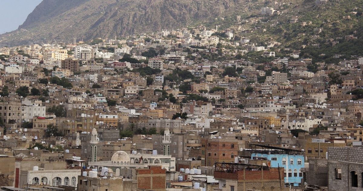 اليمن: حصار تعز حلقة في تصعيد حوثي أوسع يستهدف الأعيان المدنية
