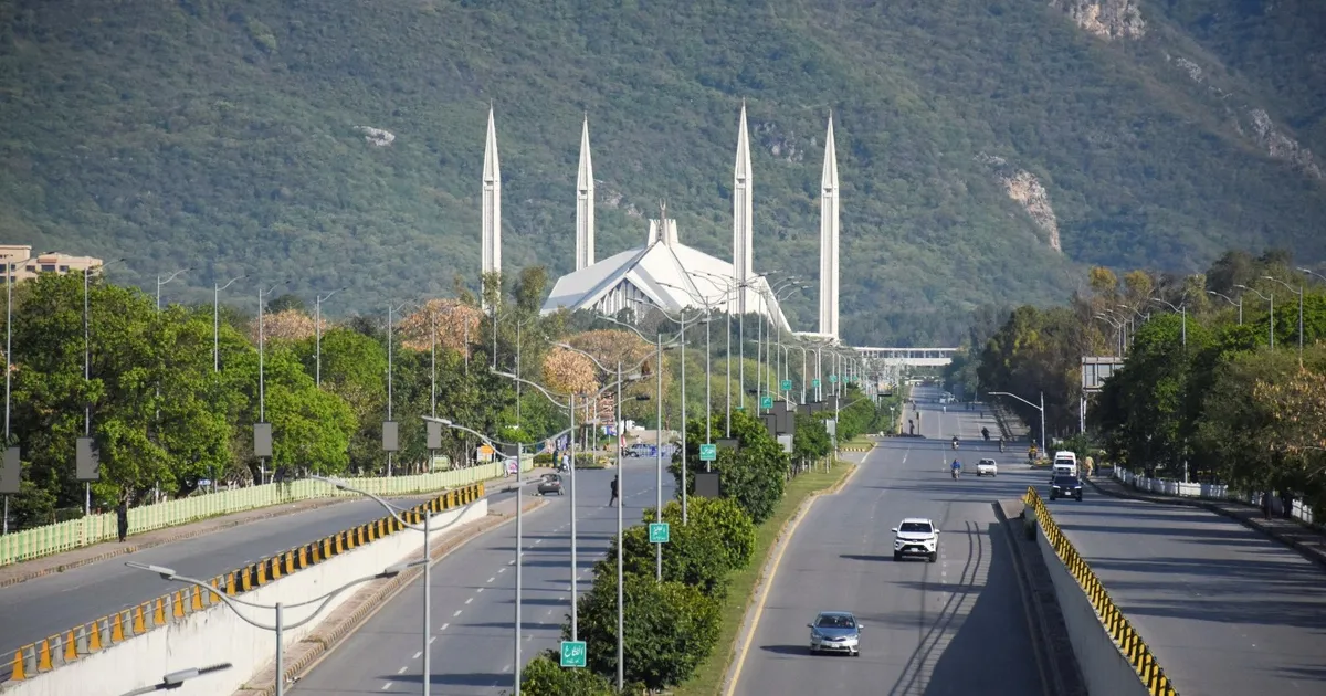 اقرأ الخبر إن فاتك: يخيم هدوء غير معتاد على العاصمة الباكستانية إسلام آباد، قبل مفاوضات واشنطن وطهران.