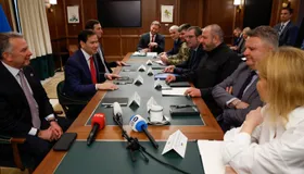 محادثات فلوريدا.. كييف تبحث عن "الضمانات الأمنية" وواشنطن تركز على الاقتصاد