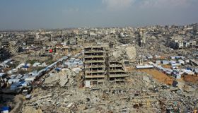 "حماس": عرضنا في مصر رؤية صفقة شاملة لوقف النار وتبادل الأسرى