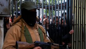 سوريا.. فتح مراكز "تسوية ومصالحة" لعناصر أمن نظام الأسد في دمشق