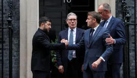 زيلينسكي بعد اجتماع مع قادة أوروبا: لن نتخلى عن أراضينا وسنقدم لواشنطن مقترحاً مضاداً