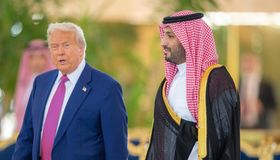 بالصور.. ولي العهد السعودي يستقبل الرئيس الأميركي ترمب في الرياض