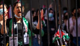 احتجاجات حرب غزة تتصاعد بالجامعات الأميركية واعتقال عشرات الطلاب