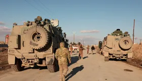 "الدفاع السورية" تنفي وقوع اشتباكات قرب سجن الأقطان بالرقة وسط تصعيد مع "قسد"