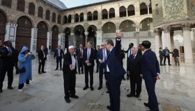 سوريا.. وفد من مجلس الأمن يتفقد أحياء دمشق ويلتقي الشرع