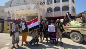 اليمن.. "درع الوطن" تبدأ الانتشار في المكلا بعد السيطرة على معسكرات حضرموت