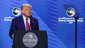ترمب يعلن من السعودية رفع جميع العقوبات الأميركية عن سوريا