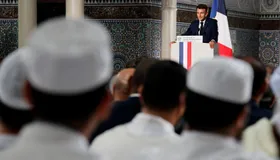 حملة فرنسا ضد "الإخوان".. جدل متصاعد والحكومة تحذر من "مشروع الجماعة"