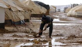 توقعات بعودة مليون لاجئ إلى سوريا خلال 6 أشهر.. وتحذيرات من تدفق أعداد كبيرة