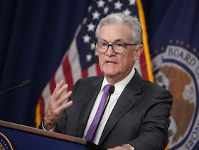 الفيدرالي الأميركي يرفع أسعار الفائدة ويترك الباب مفتوحاً لزيادة أخرى