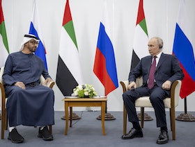 محمد بن زايد يبحث العلاقات الثنائية وقضايا إقليمية ودولية مع بوتين