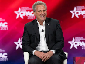 زعيم الجمهوريين بمجلس النواب: إقصاء تشيني ليس بسبب موقفها من ترمب