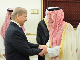 مساعٍ سعودية للتهدئة ووقف التصعيد.. الجبير يزور الهند وباكستان