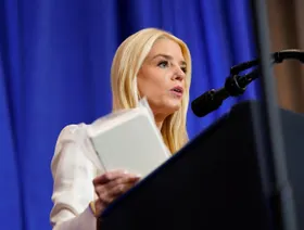 وزيرة العدل الأميركية: نخوض "حرب العصر الحديث" على عصابة فنزويلية