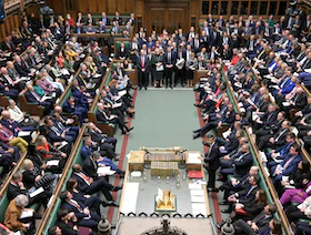 على خطى الحكومة.. البرلمان البريطاني يحظر "تيك توك"