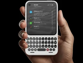 Clicks Communicator.. جهاز جديد يعيد إحياء تجربة هواتف بلاك بيري
