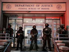 مادورو أمام محكمة أميركية الاثنين.. ووزير دفاع فنزويلا يعلن "التأهب" لضمان السيادة