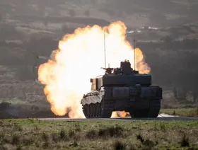 بريطانيا تختبر الدبابة Challenger 3 الأكثر فتكاً في أول إطلاق نار