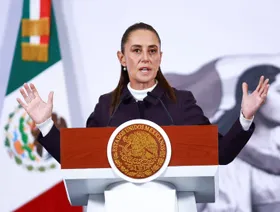 رئيسة المكسيك تشيد بجهود بلادها لمكافحة المخدرات في مواجهة تهديدات ترمب